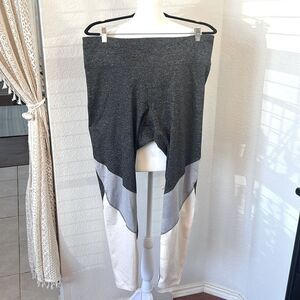 Women's Old Navy Active Cozecore Tri-Color Leggings ~ Size XXL